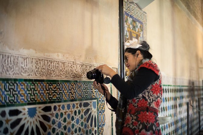 Granada Day Trip with Alhambra and Albaicin Tour from Seville - The long coach day from Seville: timing, breaks, and pickup