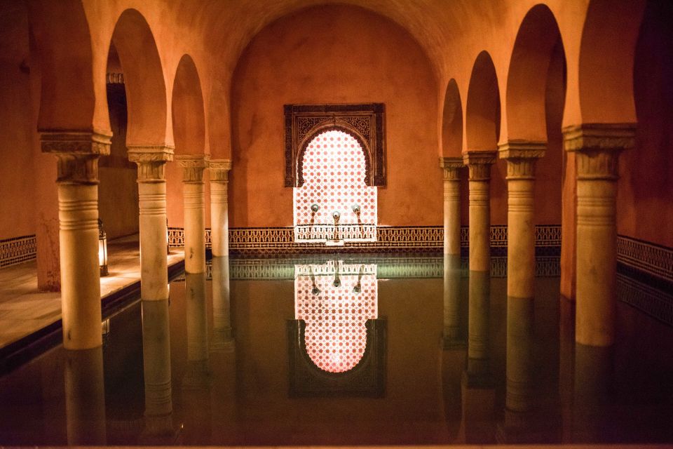 Granada: Hammam Al Ándalus with Massage - Location at the foot of the Alhambra: easy to pair with your day