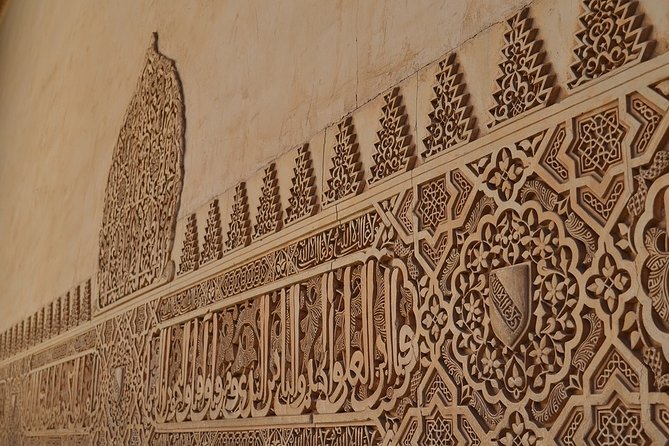 Guided visit to the Alcázar of Seville without queues - The 90-minute experience: palace areas and gardens, guided