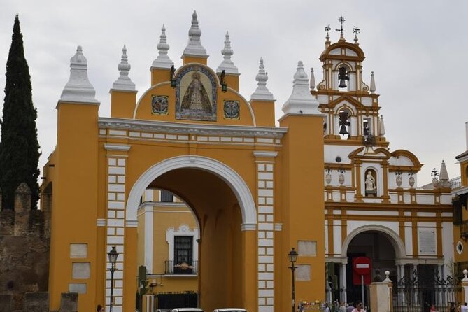 Guided walking tour to Setas, La Macarena and Dueña's Palace in Seville - Setas de Sevilla to Dueñas: how the route makes Seville make sense