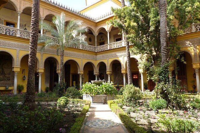 Guided walking tour to Setas, La Macarena and Dueña's Palace in Seville - Palacio de las Dueñas: more than a pretty façade