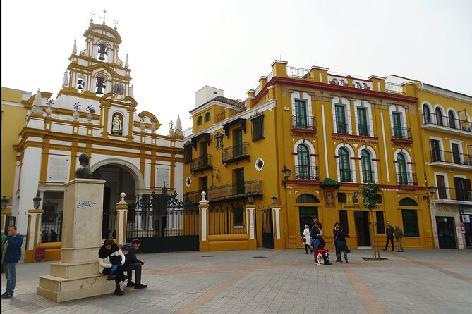 Guided walking tour to Setas, La Macarena and Dueña's Palace in Seville - Mudejar palaces and Omnium Sanctorum: medieval details you can actually spot