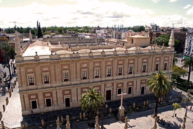 Horse and Carriage Sightseeing Tour in Seville - Driver/guide language: what to do if you don’t speak Spanish