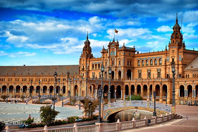 Horse and Carriage Sightseeing Tour in Seville - Hotel Alfonso XIII meeting point: timing and how to avoid the wait