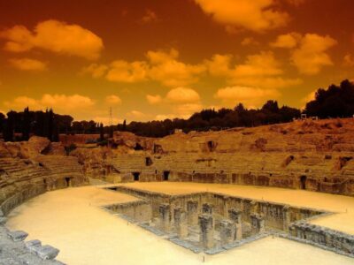 Itálica: 3-Hour City of Emperors Tour from Seville - The amphitheatre: the Game of Thrones setting (and the practical way to look at it)
