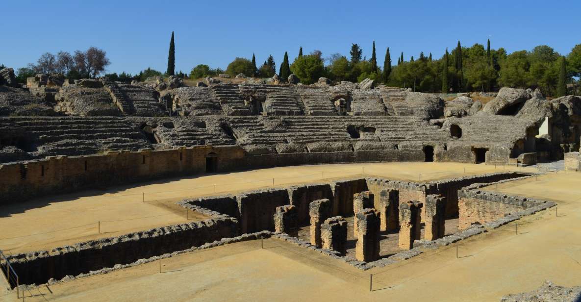 Italica, city of emperors - Before you start: meeting at the entrance with a red flag