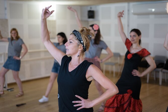 Learn Flamenco in 90 minutes - Gift flower - Beginners welcome, but your teacher adjusts the pace
