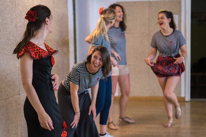 Learn Flamenco in 90 minutes - Gift flower - Why this works for groups: private class energy
