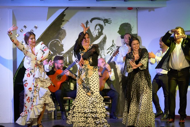 Los Gallos Flamenco Show Admission Ticket - The show format: 8 artists, two live performances nightly, and 75 minutes that move