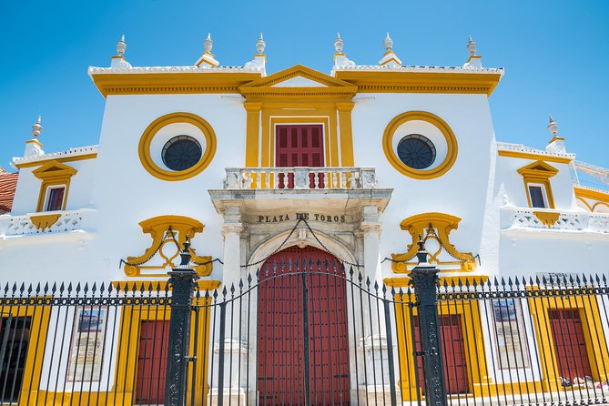 Monumental Economic tour with booking fee Seville - Real Alcázar area: what you’ll learn before you pay