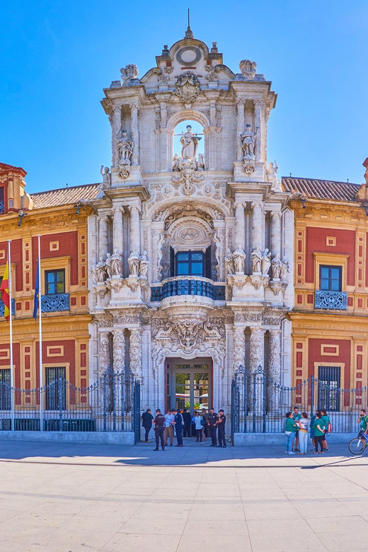 NOSIESTA | Guided E-Bike Tour Sevilla | ENGLISH (NATIVE) - Santa Ana: quick stop, good context for the surrounding area