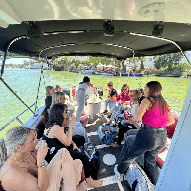 Private boat trip on the Guadalquivir - Crew guidance: when it’s chatty, when it’s not