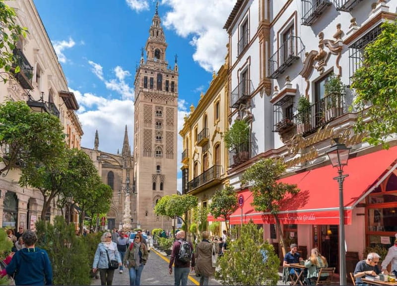 Private Guided Tour of Complete Seville and Jewish Quarter - Real Alcázar of Seville: royal spaces you’ll understand faster with context