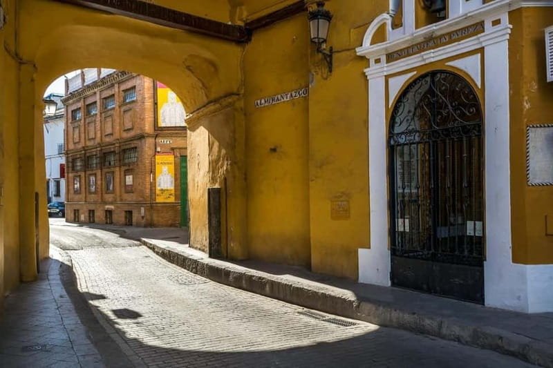 Private Guided Tour of Complete Seville and Jewish Quarter - El Arenal: where commerce, culture, and street life meet