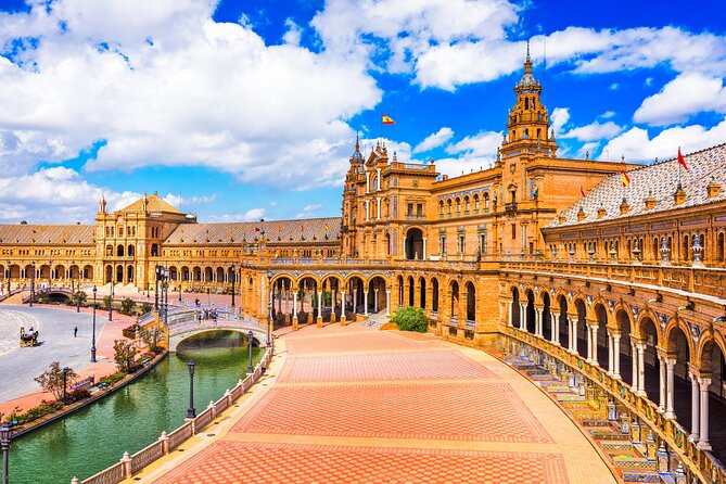 Private Monumental Walking Tour in Seville - Plaza de San Francisco and Seville City Hall: starting in the city’s real traffic