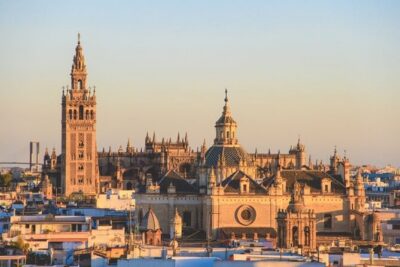 Private Sevilla Tour for families with children and teens... - Parque de Maria Luisa and the horse carriage ride that buys you time