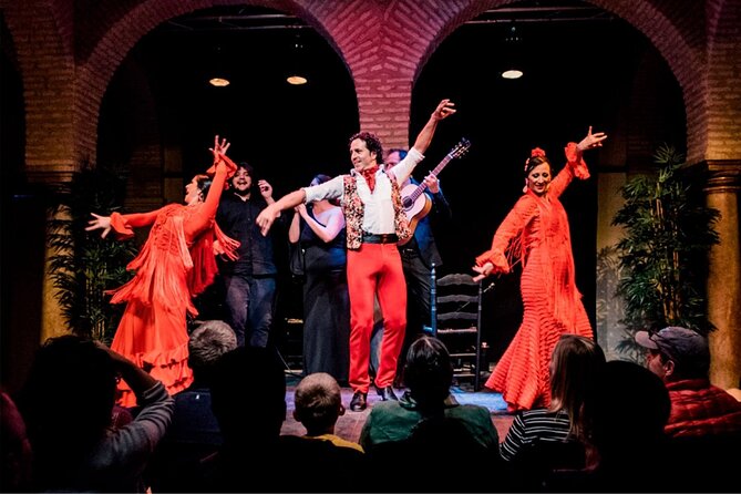 Private Seville Flamenco & Tapas Experience - The Santa Cruz experience: what makes the district part of the deal