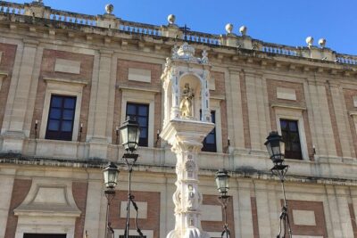 Private tour of Seville highlights - Catedral de Sevilla and the Giralda: mosque bones and the pregnant-woman weather vane