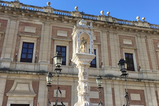 Private tour of Seville highlights - Catedral de Sevilla and the Giralda: mosque bones and the pregnant-woman weather vane