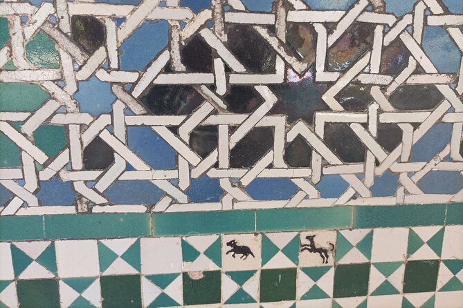Private Tour with Local Guide to know the Seville Essential - Barrio Santa Cruz: narrow streets, spring orange blossoms, and memory
