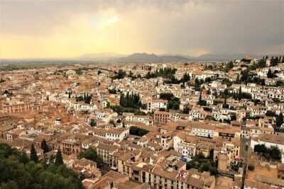 Private transfer from/to Seville to/from Granada with optional stop in Cordoba - Option 1 vs Option 2: choosing how much Cordoba you want