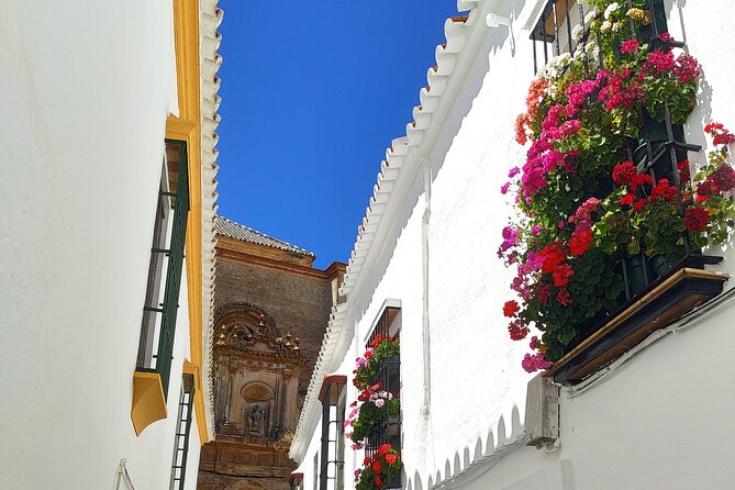 Private trip to Carmona from Seville: 5000 years of history - Santa María de la Asuncion: Seville-Scale Architecture in Mini Form