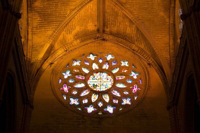 Private visit to the Alcazar and the Cathedral of Seville - Seville Cathedral: Gothic Scale Built Over an Old Mosque