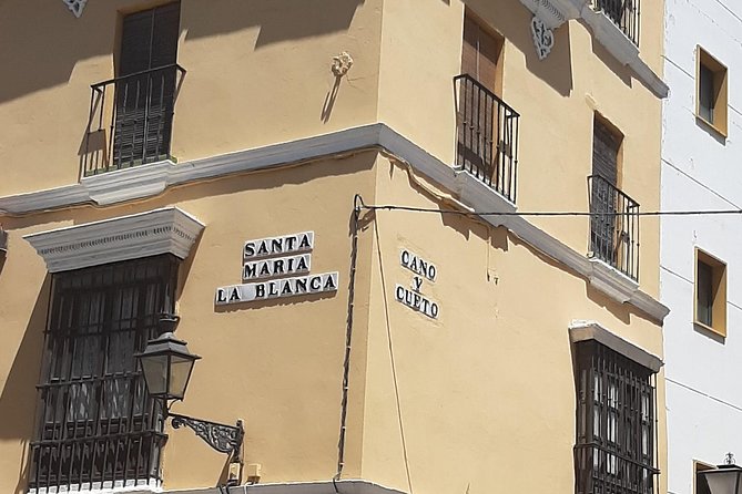 Private visit to the Jewish Quarter of Seville (Sta. Cruz and San Bartolomé Neighborhoods) - Getting the Most Out of It: What to Bring and How to Pace