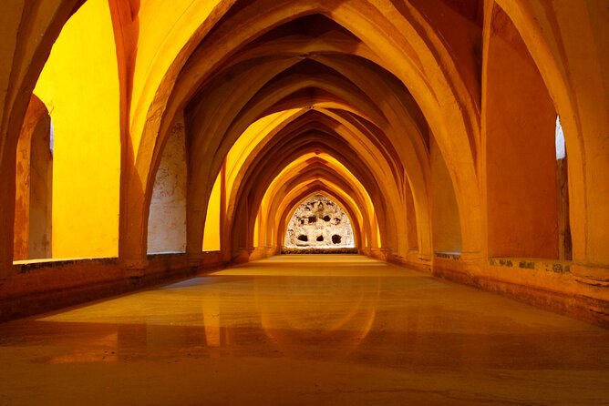 Private visit to the Real Alcazar of Seville (tickets included) - Your 1 hour 30 minute flow: from palace rooms to garden wandering