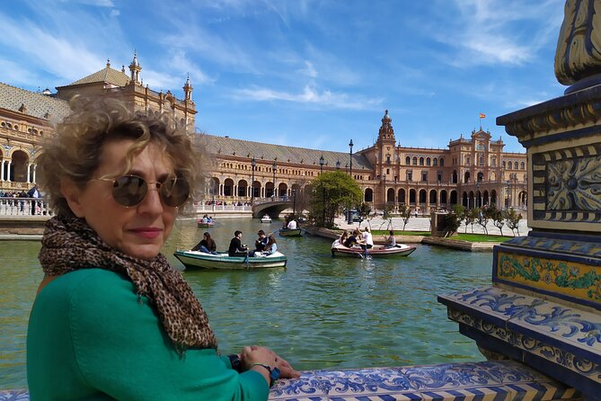 Private Walking Tour Alcazar and Cathedral in Sevilla - Starting at Plaza del Triunfo: a good anchor point, but pick a landmark
