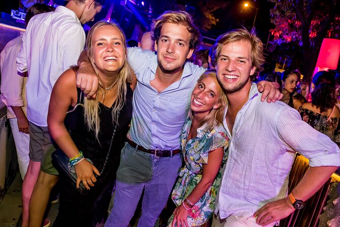 Pub Crawl + Party Night (3 Bars +VIP Entrance to a top Club ) - Stop 2: bar-hopping with special prices and a set path to the club
