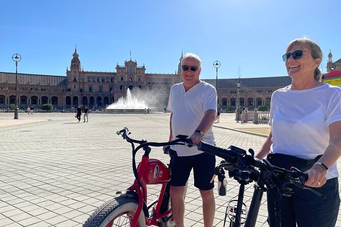 Ride Seville by E‐Bike – Small Group Local Experience - The Cathedral stop: what you can realistically do in 10 minutes