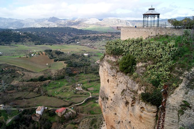 Ronda and White Villages Guided Day Tour from Seville - Grazalema’s White Villages Moment: Short Time, Big Atmosphere