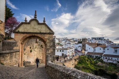 Ronda and White Villages Guided Tour from Seville - Ronda’s Puente Nuevo: impressive, but don’t plan on long lingering