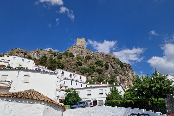 Ronda and White Villages Private Day Trip from Seville - El Coronil break: an optional bite in a real small-town bar