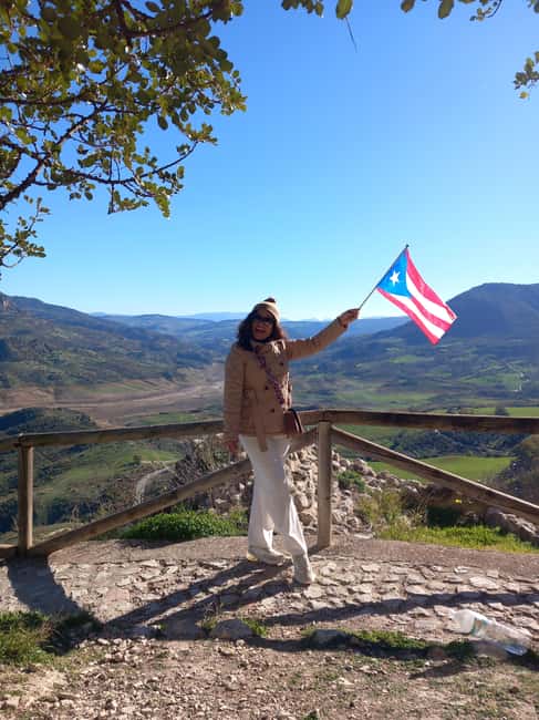 Ronda and White Villages: Small Group Day Trip Experience - Setenil de las Bodegas: walking inside the rock story