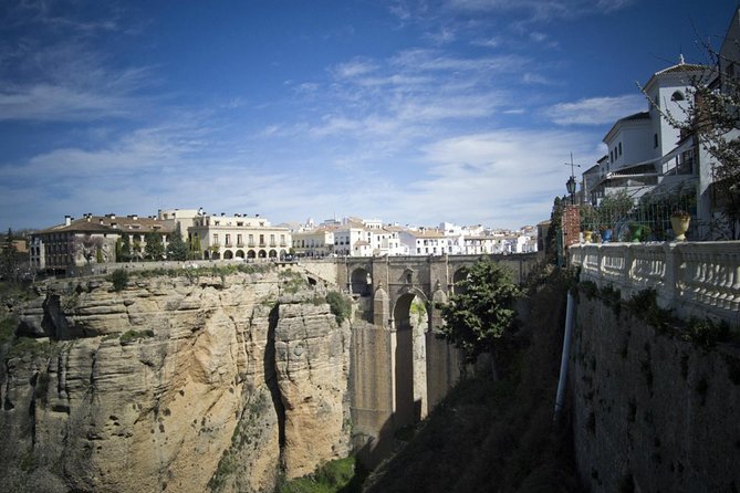 Ronda Private Tour from Seville - Ronda guided time: making the old town click
