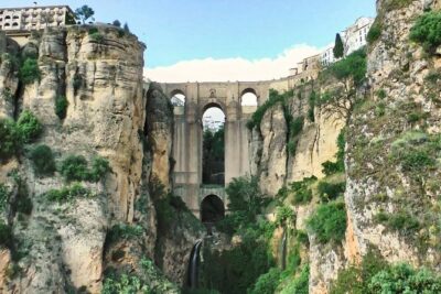 Ronda & White Villages Small Group Tour from Seville - Ronda: Miradores, Alameda Park, and the Puente Nuevo Moment