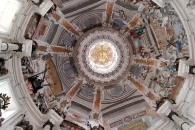 Saint Luis de los franceses Church - Meeting at Iglesia de San Luis de los Franceses: The Smooth Start