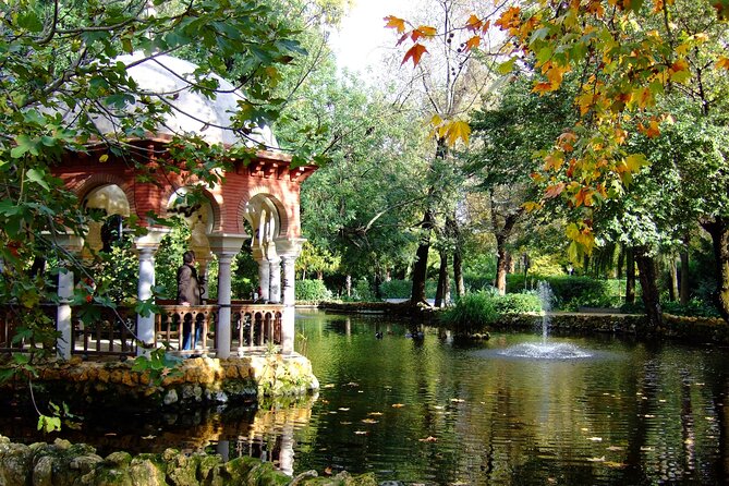 Secretos del Parque María Luisa & Plaza de España Tour en Español - Stop 3: Plaza de América inside the park—curiosities you’ll remember