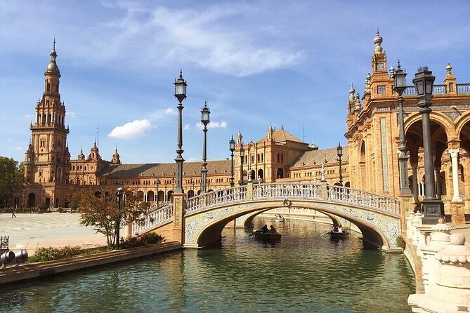 Secretos del Parque María Luisa & Plaza de España Tour en Español - Price and value: why $13.76 can be a smart deal here