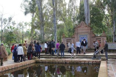 Secrets of Maria Luisa Park and Plaza de Espana - Starting point options that shape how you feel at the start