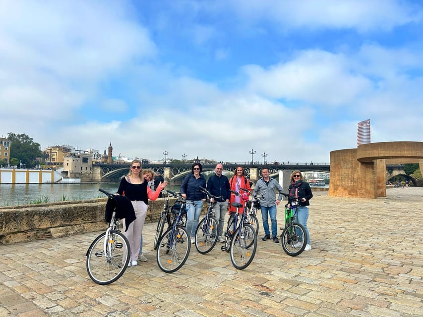 Sevilla: 100% Nederlandstalige Highlights Tour op E-BIKE - Dutch e-bike highlights starting in Santa Cruz