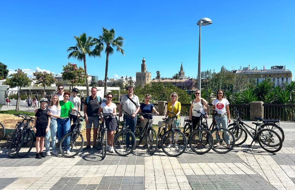 Sevilla: 100% Nederlandstalige Highlights Tour op E-BIKE - From Giralda and the Cathedral zone to Torre del Oro