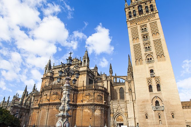 Sevilla: Best Monumental Free Walking Tour - Where the route starts: Plaza del Salvador to Plaza de España