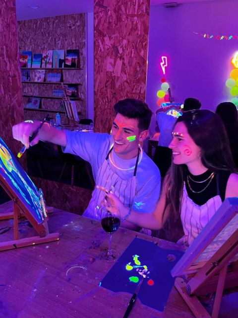 Sevilla: Wine Gogh Glow Academy Paint and Sip Classes - Why This Paint-and-Sip Style Fits Sevilla