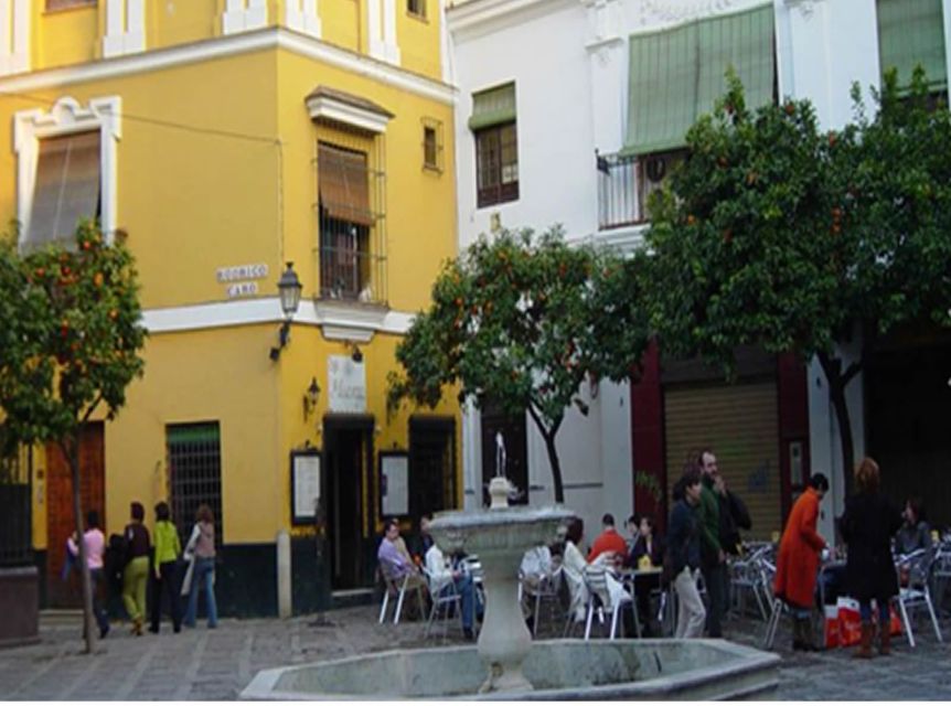 Seville: 1-Hour Walking Tour Barrio de Santa Cruz - The Guide Makes the Hour Work: Ricardo and Haira