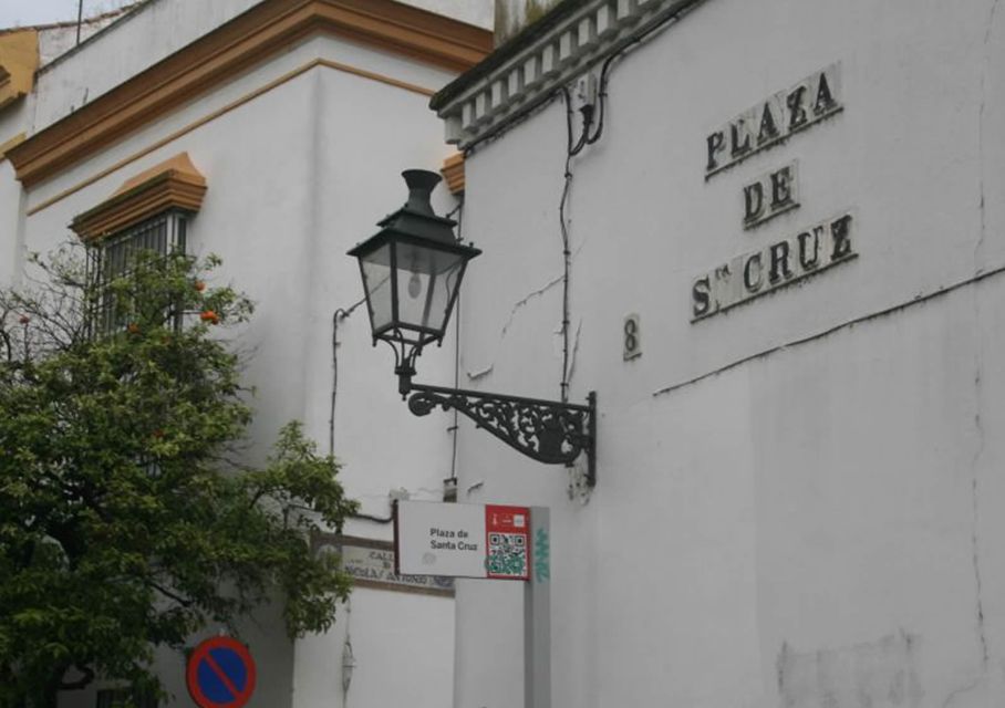 Seville: 1-Hour Walking Tour Barrio de Santa Cruz - Timing, Terrain, and What to Bring in Seville’s Old Streets