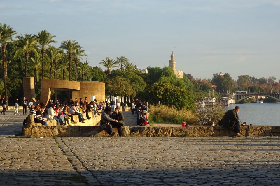Seville: 2.5-Hour Evening Electric Bike Tour - Why Seville at night looks better from a bike