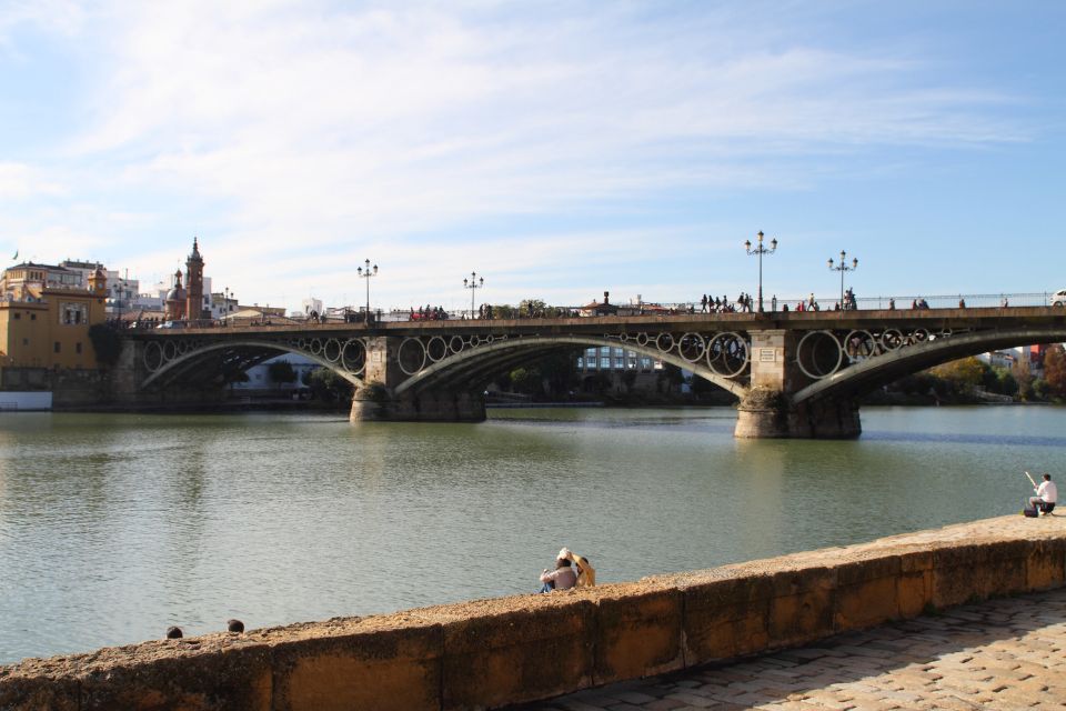 Seville: 3–Hour Bike Tour along the Guadalquivir River - Monument to Tolerance and Jardines de Chapina: the green-city warm-up